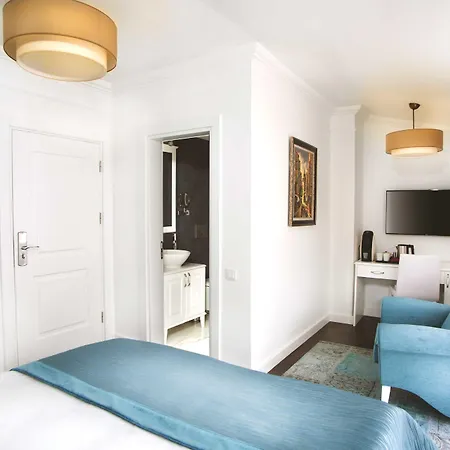 阿斯坦塔克西姆酒店 3*