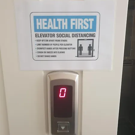 阿斯坦塔克西姆酒店